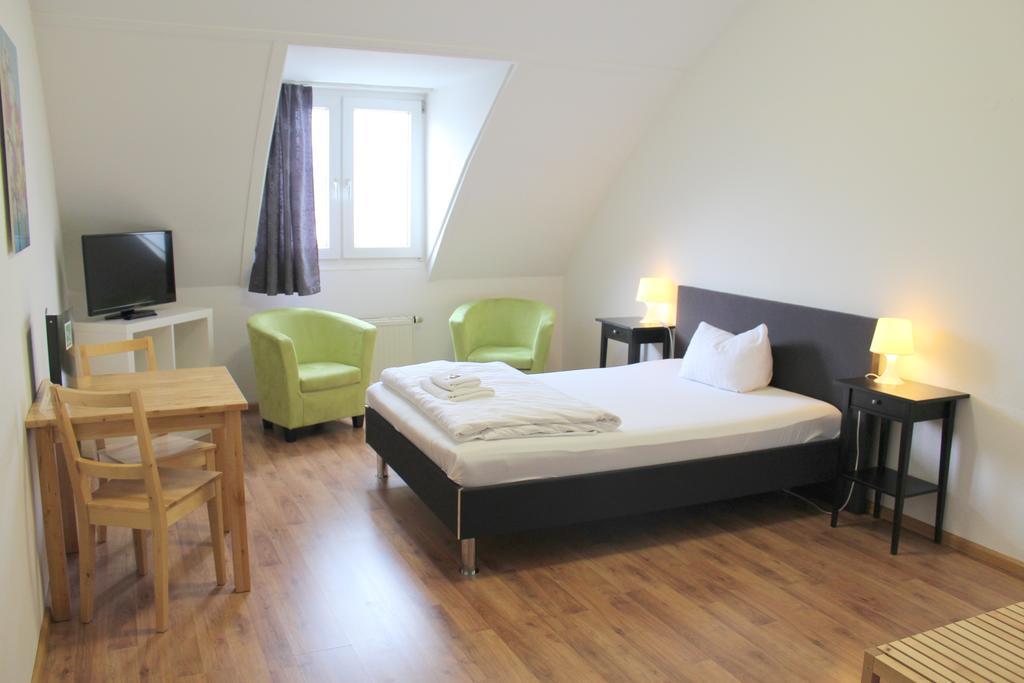 Stayinn Hostel Und Gaestehaus Freiburg Ruang foto